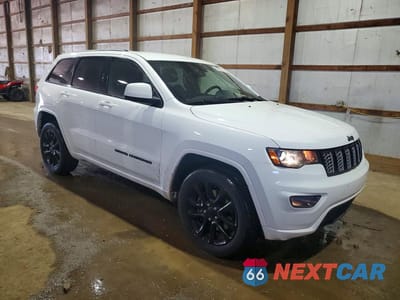 Czwarte zdjęcie samochodu z boku: 2021 JEEP GRAND CHEROKEE LAREDO VIN:1C4RJFAG9MC587967 - miniatura