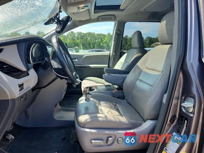 Zdjęcie 7 z 14 samochodu: 2018 TOYOTA SIENNA XLE PREMIUM 8-PASSENGER VIN:5TDYZ3DC0JS918179 - miniatura