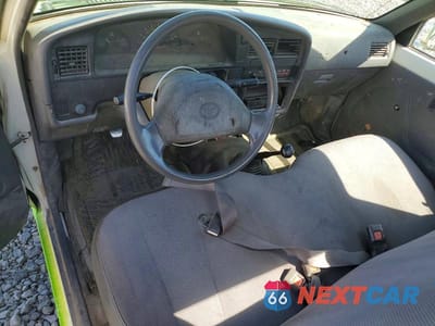 Zdjęcie 8 z 13 samochodu: 1993 TOYOTA PICKUP CAB CHASSIS SUPER LONG WHEELBASE VIN:JT5VN94T2P0030445 - miniatura