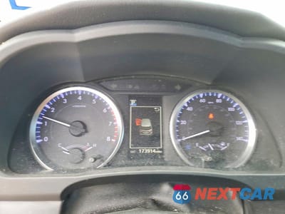 Zdjęcie 9 z 13 samochodu: 2019 TOYOTA HIGHLANDER LE VIN:5TDZARFH5KS055551 - miniatura