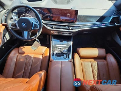 Zdjęcie 8 z 14 samochodu: 2026 BMW X5 XDRIVE50E VIN:5UX43EU02T9111048 - miniatura