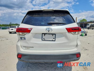 Zdjęcie 6 z 13 samochodu: 2019 TOYOTA HIGHLANDER LE VIN:5TDZZRFH0KS359167 - miniatura
