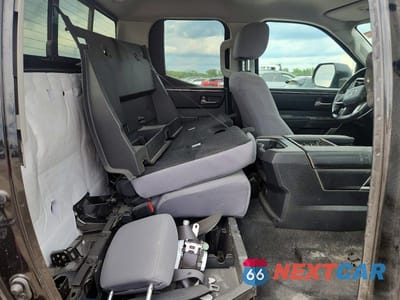 Zdjęcie 10 z 13 samochodu: 2024 TOYOTA TUNDRA SR5 VIN:5TFLA5DA7RX135748 - miniatura