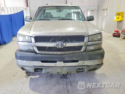 Piąte zdjęcie samochodu w środku: 2004 CHEVROLET SILVERADO 2500 VIN:1GCHK29U74E224499 - miniatura
