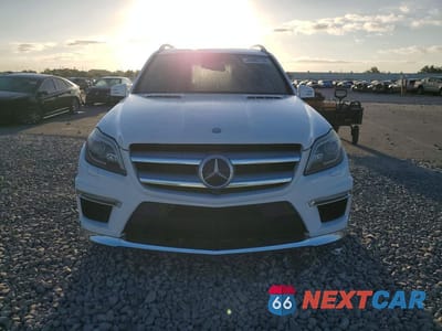 Piąte zdjęcie samochodu w środku: 2015 MERCEDES-BENZ GL 550 4MATIC VIN:4JGDF7DE2FA577321 - miniatura