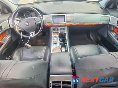Zdjęcie 8 z 12 samochodu: 2015 JAGUAR XF 2.0T PREMIUM VIN:SAJWA0FSXFPU50496 - miniatura