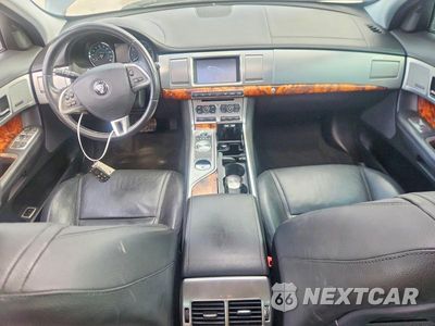 Zdjęcie 8 z 12 samochodu: 2015 JAGUAR XF 2.0T PREMIUM VIN:SAJWA0FSXFPU50496 - miniatura
