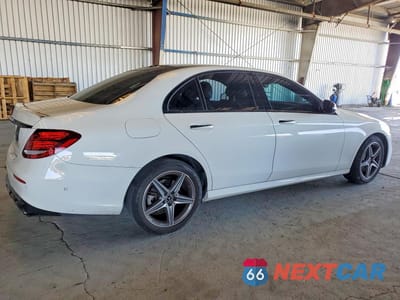 Trzecie zdjęcie samochodu z tyłu: 2018 MERCEDES-BENZ E 300 VIN:WDDZF4JB0JA309563 - miniatura