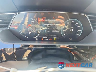 Zdjęcie 9 z 14 samochodu: 2021 AUDI E-TRON PRESTIGE VIN:WA1VABGE9MB028593 - miniatura