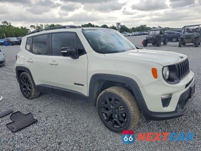 Czwarte zdjęcie samochodu z boku: 2023 JEEP RENEGADE ALTITUDE VIN:ZACNJDE18PPP29361 - miniatura