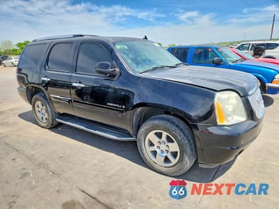 Czwarte zdjęcie samochodu z boku: 2007 GMC YUKON DENALI VIN:1GKFK63897J240570 - miniatura