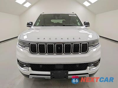 Piąte zdjęcie samochodu w środku: 2025 JEEP WAGONEER SERIES III VIN:1C4SJVDP4SS500633 - miniatura