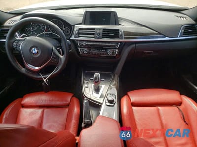 Zdjęcie 8 z 13 samochodu: 2018 BMW 330 XI VIN:WBA8D9C56JEB35832 - miniatura