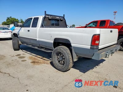 Drugie zdjęcie samochodu z przodu: 2000 DODGE 2500 RAM VIN:3B7KF2362YG117704 - miniatura
