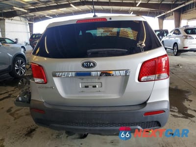Zdjęcie 6 z 13 samochodu: 2012 KIA SORENTO LX VIN:5XYKT3A16CG277419 - miniatura