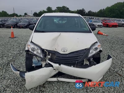 Piąte zdjęcie samochodu w środku: 2017 TOYOTA SIENNA L 7-PASSENGER VIN:5TDZZ3DC9HS785677 - miniatura