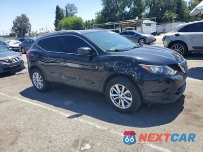 Czwarte zdjęcie samochodu z boku: 2018 NISSAN ROGUE SPORT SV VIN:JN1BJ1CP3JW194917 - miniatura