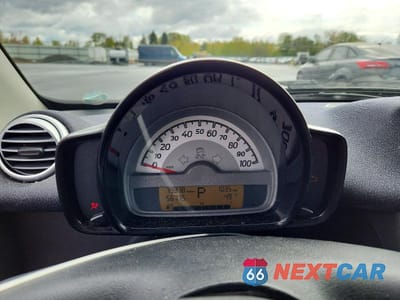 Zdjęcie 9 z 13 samochodu: 2013 SMART FORTWO PURE VIN:WMEEJ3BA9DK680406 - miniatura