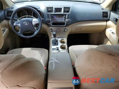 Zdjęcie 8 z 13 samochodu: 2013 TOYOTA HIGHLANDER BASE VIN:5TDZA3EH6DS034581 - miniatura
