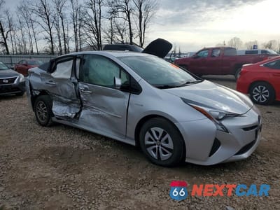 Czwarte zdjęcie samochodu z boku: 2016 TOYOTA PRIUS FOUR VIN:JTDKARFU6G3507093 - miniatura