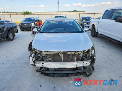 Piąte zdjęcie samochodu w środku: 2020 TOYOTA COROLLA LE VIN:5YFEPRAE4LP031505 - miniatura