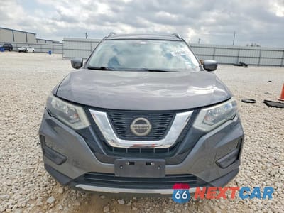 Piąte zdjęcie samochodu w środku: 2019 NISSAN ROGUE S VIN:5N1AT2MT3KC798163 - miniatura