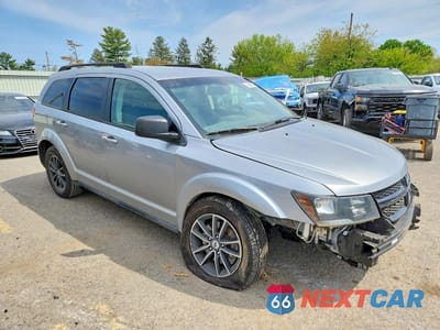 Czwarte zdjęcie samochodu z boku: 2018 DODGE JOURNEY SE VIN:3C4PDCAB3JT529726 - miniatura