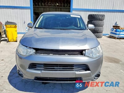 Piąte zdjęcie samochodu w środku: 2014 MITSUBISHI OUTLANDER SE VIN:JA4AZ3A37EZ015516 - miniatura
