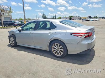Drugie zdjęcie samochodu z przodu: 2020 TOYOTA CAMRY LE VIN:4T1C11AK4LU995620 - miniatura