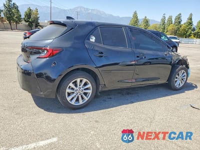 Trzecie zdjęcie samochodu z tyłu: 2023 TOYOTA COROLLA HATCHBACK SE VIN:JTND4MBE1P3211248 - miniatura