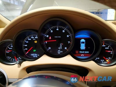 Zdjęcie 9 z 13 samochodu: 2016 PORSCHE CAYENNE VIN:WP1AA2A20GLA11259 - miniatura