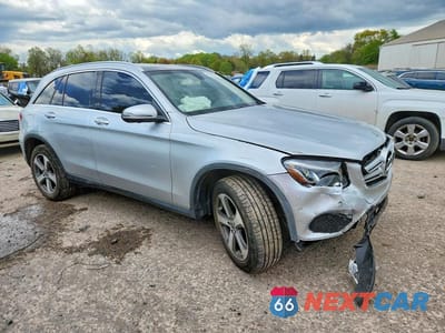 Czwarte zdjęcie samochodu z boku: 2019 MERCEDES-BENZ GLC 300 4MATIC VIN:WDC0G4KB5KV194946 - miniatura