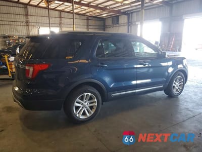 Trzecie zdjęcie samochodu z tyłu: 2017 FORD EXPLORER XLT VIN:1FM5K7D82HGB04223 - miniatura