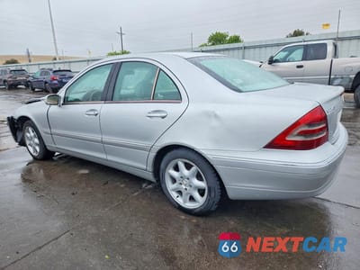 Drugie zdjęcie samochodu z przodu: 2004 MERCEDES-BENZ C 240 4MATIC VIN:WDBRF81J14F553835 - miniatura