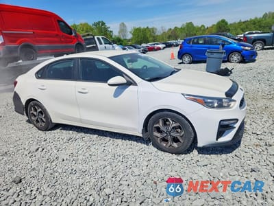 Czwarte zdjęcie samochodu z boku: 2020 KIA FORTE LXS VIN:3KPF24AD7LE226075 - miniatura