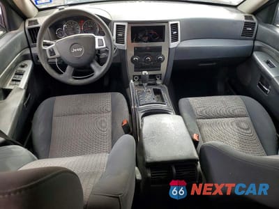 Zdjęcie 8 z 12 samochodu: 2010 JEEP GRAND CHEROKEE LAREDO VIN:1J4PR4GK2AC139866 - miniatura