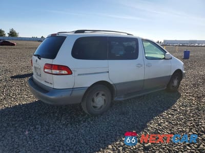 Trzecie zdjęcie samochodu z tyłu: 2002 TOYOTA SIENNA XLE VIN:4T3ZF13C82U444386 - miniatura