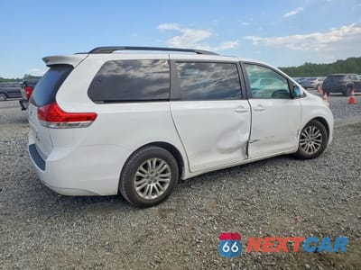 Trzecie zdjęcie samochodu z tyłu: 2013 TOYOTA SIENNA XLE 8-PASSENGER VIN:5TDYK3DC8DS306854 - miniatura
