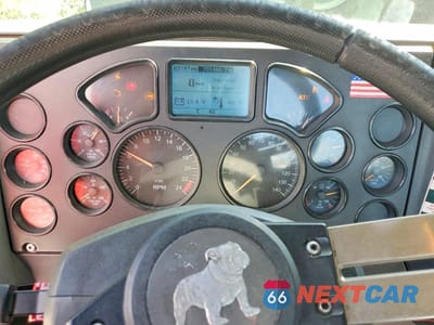 Zdjęcie 8 z 10 samochodu: 2016 MACK 600 CXU600 VIN:1M1AW01X9GM008504 - miniatura
