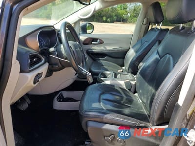 Zdjęcie 7 z 13 samochodu: 2018 CHRYSLER PACIFICA TOURING L VIN:2C4RC1BG5JR127378 - miniatura