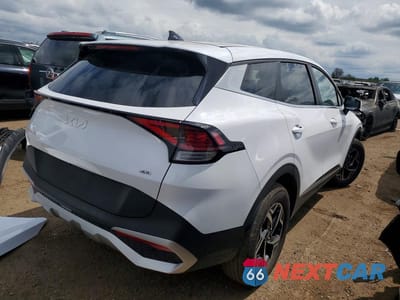 Trzecie zdjęcie samochodu z tyłu: 2025 KIA SPORTAGE LX VIN:5XYK2CDF0SG326252 - miniatura