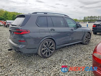 Trzecie zdjęcie samochodu z tyłu: 2025 BMW X7 M60I VIN:5UX33EM02S9X33188 - miniatura