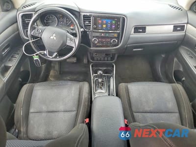 Zdjęcie 8 z 12 samochodu: 2018 MITSUBISHI OUTLANDER SE VIN:JA4AD3A35JJ002089 - miniatura