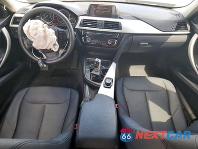 Zdjęcie 8 z 11 samochodu: 2016 BMW 320 I VIN:WBA8E1G59GNU11483 - miniatura