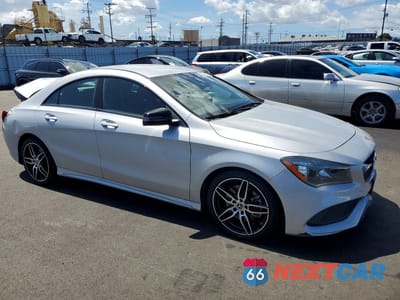 Czwarte zdjęcie samochodu z boku: 2019 MERCEDES-BENZ CLA 250 VIN:WDDSJ4EBXKN738813 - miniatura