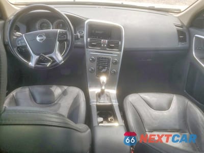 Zdjęcie 8 z 13 samochodu: 2013 VOLVO XC60 T6 VIN:YV4902DZ0D2384932 - miniatura
