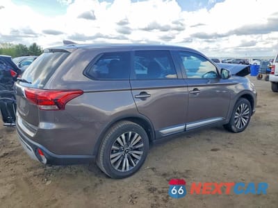 Trzecie zdjęcie samochodu z tyłu: 2020 MITSUBISHI OUTLANDER SE VIN:JA4AZ3A3XLZ022747 - miniatura