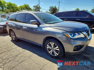 Czwarte zdjęcie samochodu z boku: 2017 NISSAN PATHFINDER SV VIN:5N1DR2MN8HC629858 - miniatura
