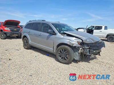 Czwarte zdjęcie samochodu z boku: 2020 DODGE JOURNEY SE VIN:3C4PDCAB2LT267281 - miniatura