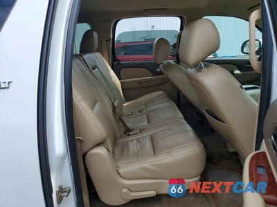 Zdjęcie 11 z 13 samochodu: 2013 CHEVROLET SUBURBAN C1500 LT VIN:1GNSCJE01DR355573 - miniatura